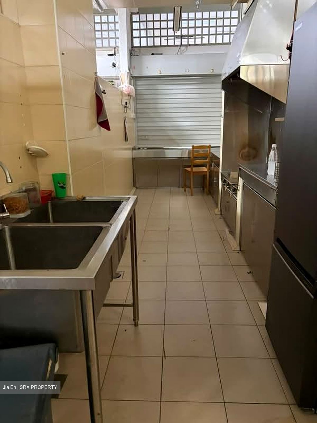 Pasir Ris Central (D18), Retail #597512591